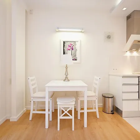 Jasny & Komfortowy Victus Z Balkonem By Renters